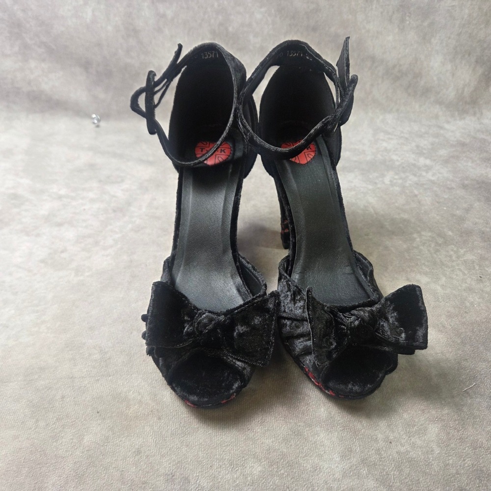 T.U.K. Black Velvet Cherry Blossom Floral Platform Bow Heels A9446L US 9 Mens 7 - Picture 3 of 9